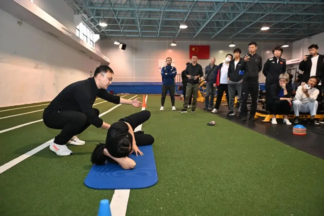 如何制定一个全面的篮球力量训练和发展计划?_1